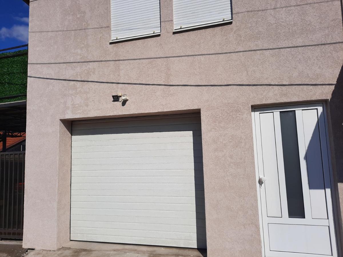Dream Home, Free Garage Ni Esterno foto